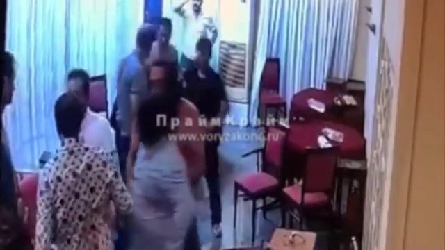 Разборка Миндии Лавасоглы и Джейрана Хонского смотреть онлайн