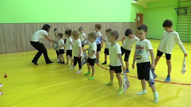 Физическое развитие с группой "Кузнечик" | Проект "МАМЫ online" смотреть онлайн