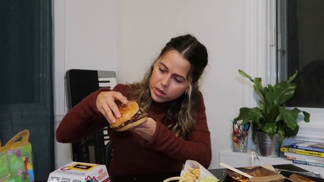 JE TESTE MCDO AU CANADA (dinguerie!!) | Orane смотреть онлайн
