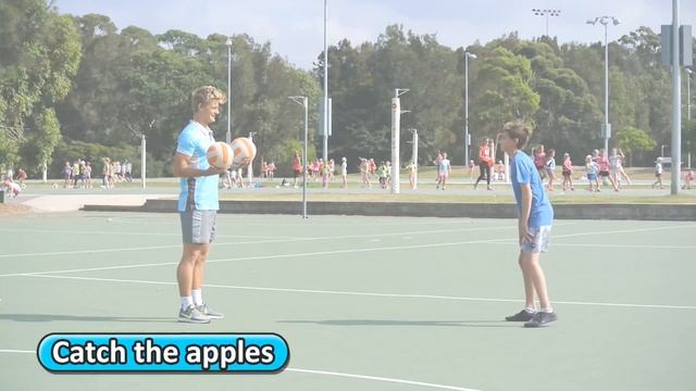 'Catch the apples' game | Throwing & catching › Teaching Fundamentals of PE смотреть онлайн