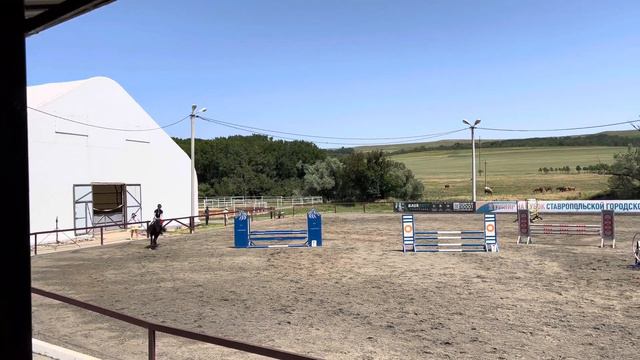 Август. Маршрут 90 см. Соревнования по конкуру (2 место) смотреть онлайн