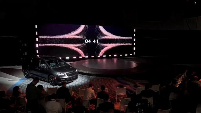 2022 Chrysler New York Auto Show Big Reveal смотреть онлайн