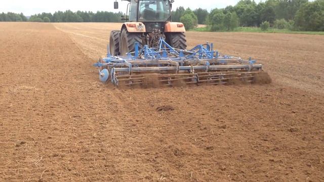 Подготовка почвы под капусту Terrion+ Lemken Karat 9/500K смотреть онлайн