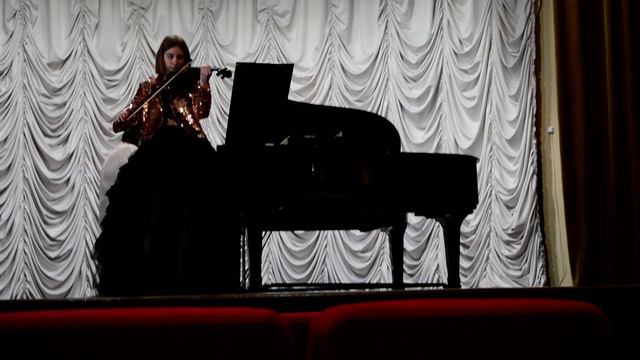 Арина Ефимова, концертмейстер Г. Мазалова (Е. Рыбкин "Осенняя мелодия") смотреть онлайн