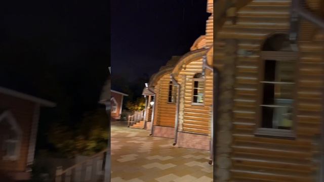 Полное видео на канале VLOG161023:Москва.Частички мощей святого Иоанна Шанхайского-Сан-Францийсског смотреть онлайн