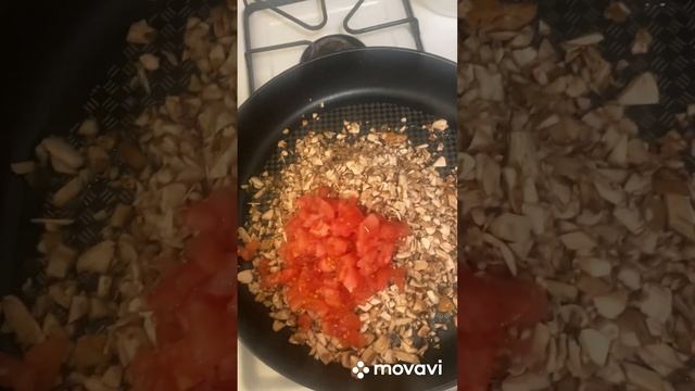 Яичница с грибами Scrambled Eggs With Mushrooms