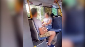 Курильщица в автобусе