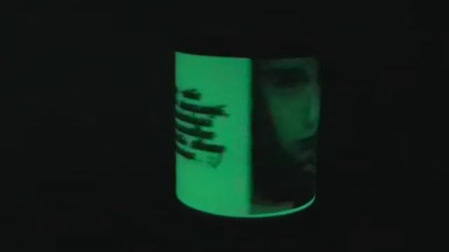 Эта чашка светится в темноте смотреть онлайн