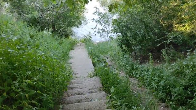 Затон Чапаева. Нашли ещё один пляж. Судоремонтный завод. Уральск лето 2021 смотреть онлайн