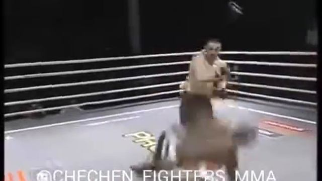 ВСЕ ДУМАЛИ ЧТО ЧЕЧЕНЕЦ ПРОИГРАЛ,НО НЕТ ЧЕЧЕНЦА ТАК ПРОСТО НЕ СЛОМАТЬ смотреть онлайн