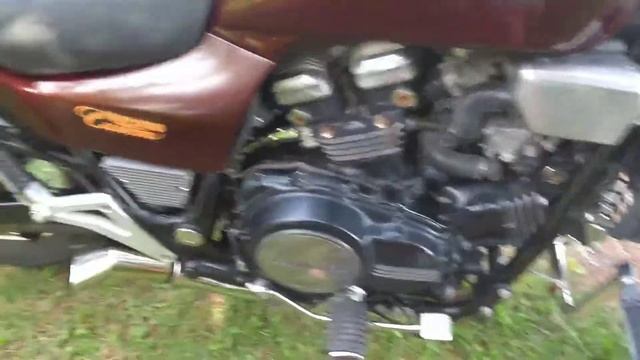 Honda VF 1100 C V-4 sound. смотреть онлайн