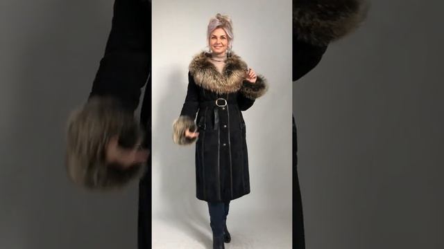 Дубленка женская 12500 ₽ в отличном состоянии отд.Енот дл.110 см р.44-46 /11411/ смотреть онлайн