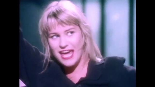 Bananarama - Love In The First Degree (OFFICIAL MUSIC VIDEO) смотреть онлайн