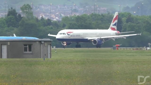 Plane Spotting at Glasgow Airport | 777 747 757s & More смотреть онлайн