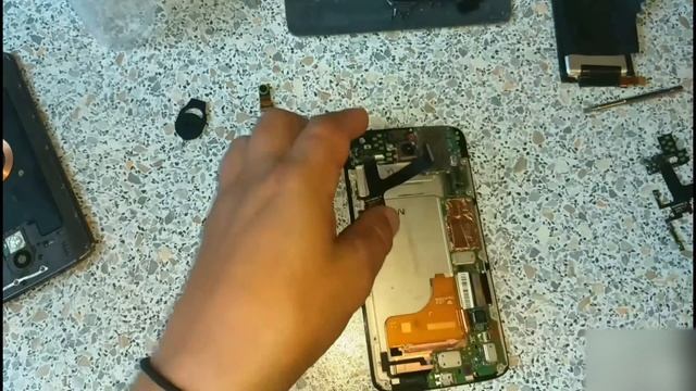 Motorola X Force Замена кнопок питания и громкости