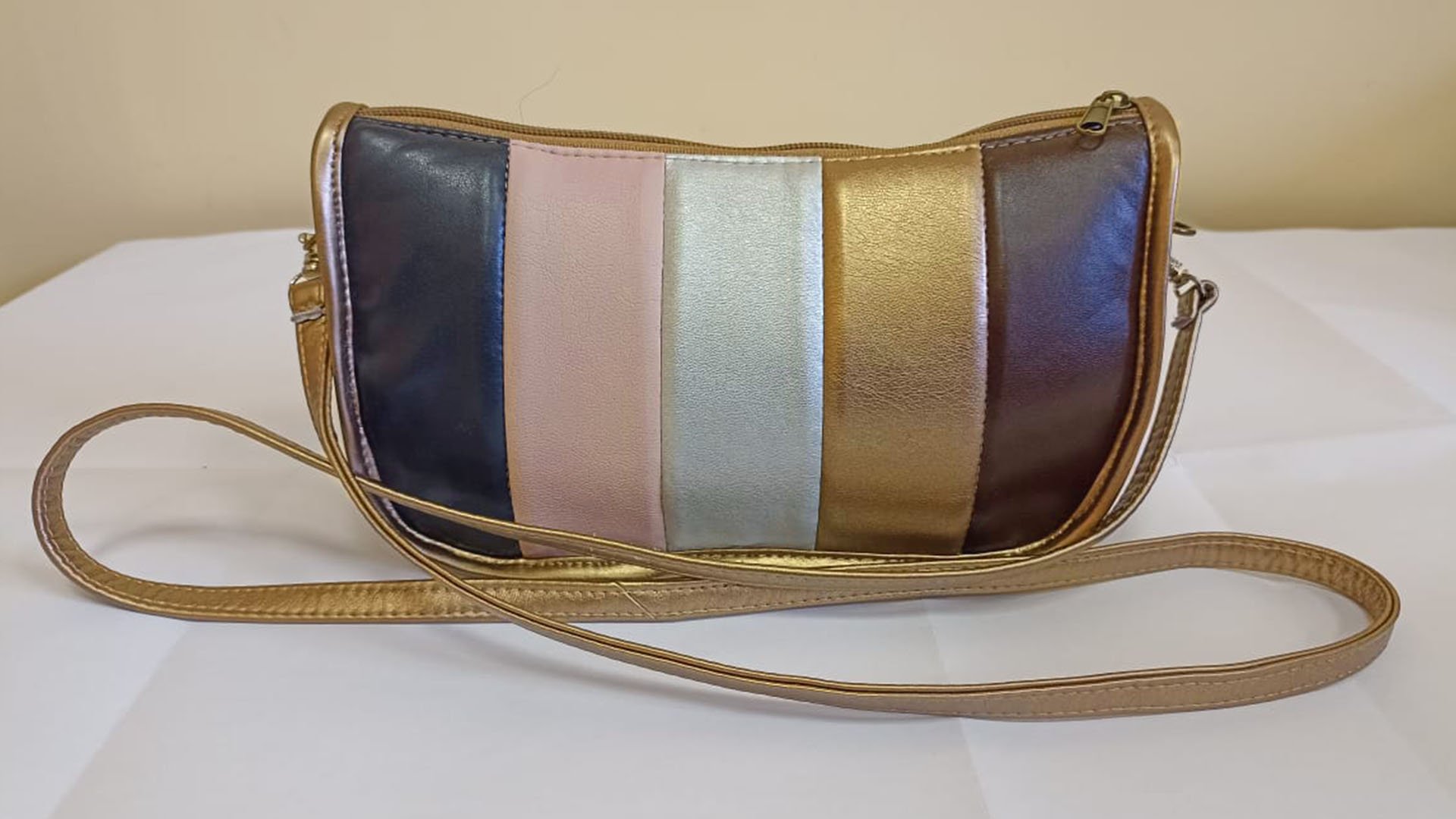 Сшила по фотографии модную брендовую сумочку Coach. Мастер-класс.