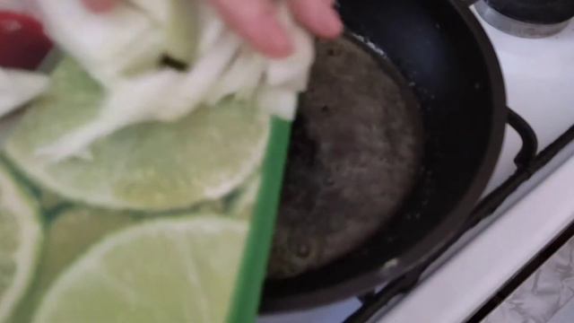 28 сентября 2021 г. Бефстроганов,телятина.Вкусно очень,мужчины просят добавки. смотреть онлайн