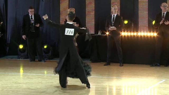 Олег Чжен и Алина Агеева Кубок казанского кремля 2017 1/4 Медленный вальс смотреть онлайн