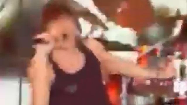 У БИЛАНА ОТКЛЮЧИЛСЯ МИКРОФОН ВО ВРЕМЯ ПЕСНИ смотреть онлайн