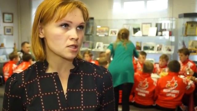Металлурги поздравили серовских хоккеистов с достойным выступлением на турнире УГМК смотреть онлайн