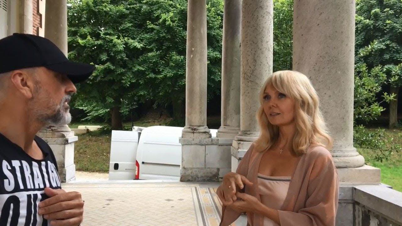 Валерия - интервью для 2Capitales Radio (Съемки клипа "Сердце разорвано", Франция) смотреть онлайн