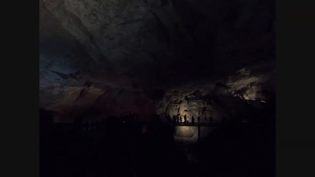 Новоафонская пещера и поезд под горой | Красивейшая пещера в Абхазии | Иверская гора | Новый Афон смотреть онлайн