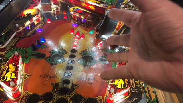 Williams 1980 Black Knight pinball is back and alive! Gameplay and LED upgrade! смотреть онлайн