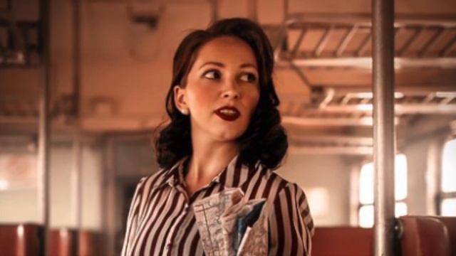 Сола Монова "Кулёк с ирисками". Фотограф Agi Rygula. смотреть онлайн