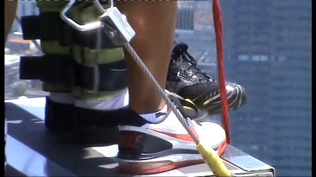 Bungy jump (тарзанка) Macau Tauer guinness world records 233 m, CRAZY JUMP смотреть онлайн