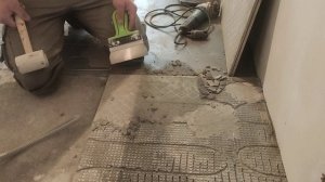 как снять засохший клей с плитки