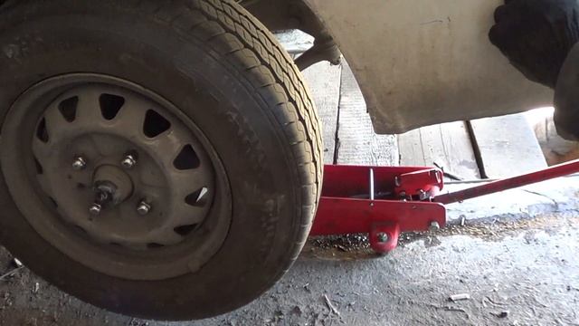 Как дела у Милы//Шурик с Сашей ремонтируют машину