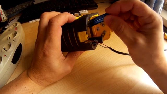 Подключаем лазерный уровень к сети 220в смотреть онлайн