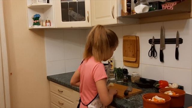 жаркое в горшочках смотреть онлайн