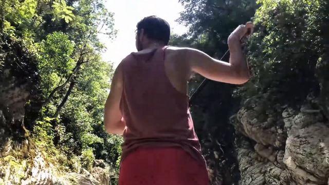 Путешествие по каньону «Чёртовы ворота» в Сочи | Евгений ОКунев | Sup Sirfing в необычных местах смотреть онлайн