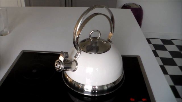 Teapot Whistling Sound Effect - Teekessel pfeifen - Tea-pot Sound - som bule - son Théière смотреть онлайн