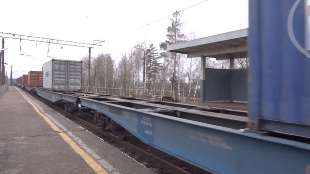 Электровоз ВЛ80С-1548/881 с грузовым поездом смотреть онлайн