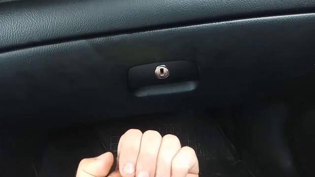 Ремонт ручки бардачка Фольксваген пассат В5 ,САМЫЙ ПРОСТОЙ и ГЕНИАЛЬНЫЙ способ! смотреть онлайн