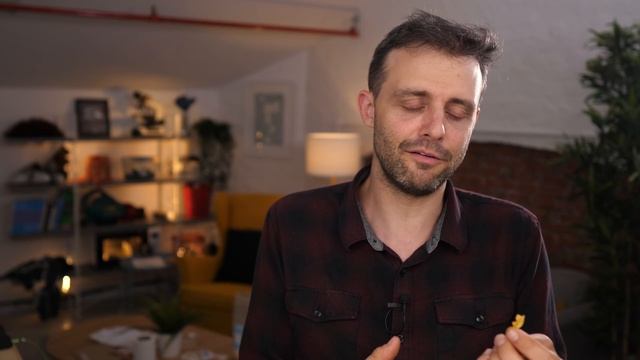 Why Sugar Always Twists Light To The Right - Optical Rotation смотреть онлайн