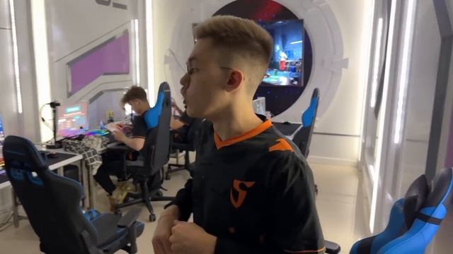 ПОСЛЕДНИЙ МАЖОР ЭРЫ АЙПАДОВ! СЕЙЧАС ИЛИ НИКОГДА... (STANDOFF 2) смотреть онлайн