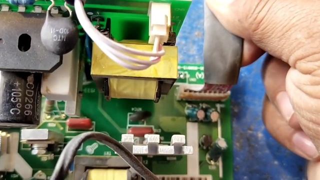 Mppt Solar Charge controller repair || solar inverter repair ||5 kva solar inverter fault f09 repai смотреть онлайн