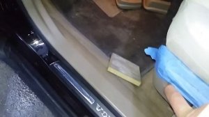 Как поставить (снять) пластиковые накладки передних сидений а/м  Volvo xc-90 (Вольво хс 90)