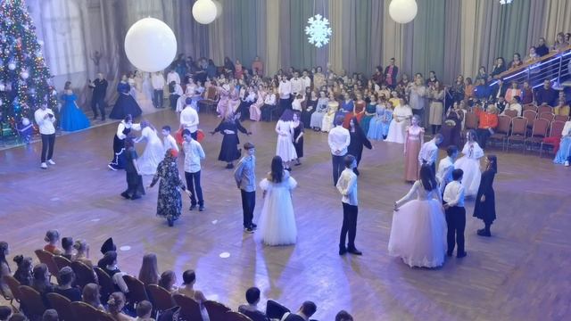 Новогодний Бал. Школа Арт-Этюд смотреть онлайн