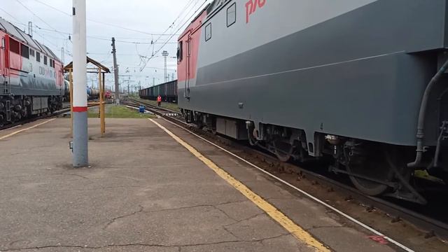 ТЭП70 👍 ВЛ80 💪 РАННИМ УТРОМ смотреть онлайн