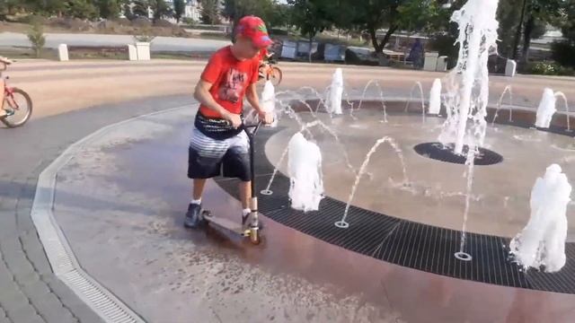 Будни Самокатера #Самокат #Мемы #Падение ●смотреть до конца● смотреть онлайн