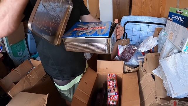 I Bought A Extreme Unboxing Abandoned Storage Unit! Storage Unit Finds смотреть онлайн