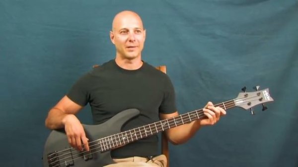 online bass guitar lesson money pink floyd