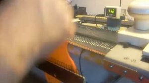 Схематичный показ вязания проймы и горловины На Неве-5