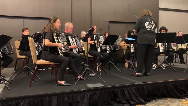 CAA plays Manuela смотреть онлайн