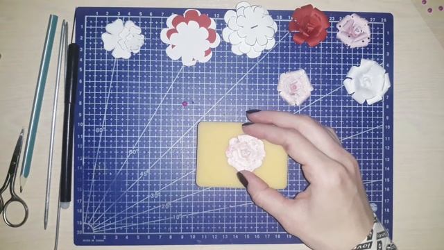 Как сделать простые цветы из скрапбумаги. Мастер-класс. Декор для скрапбукинга своими руками смотреть онлайн