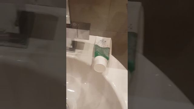 Как правельно мытся чтоб не вонять и быть популярным в школе смотреть онлайн